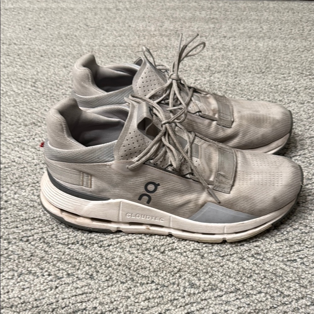 On cloud running shoes size 10